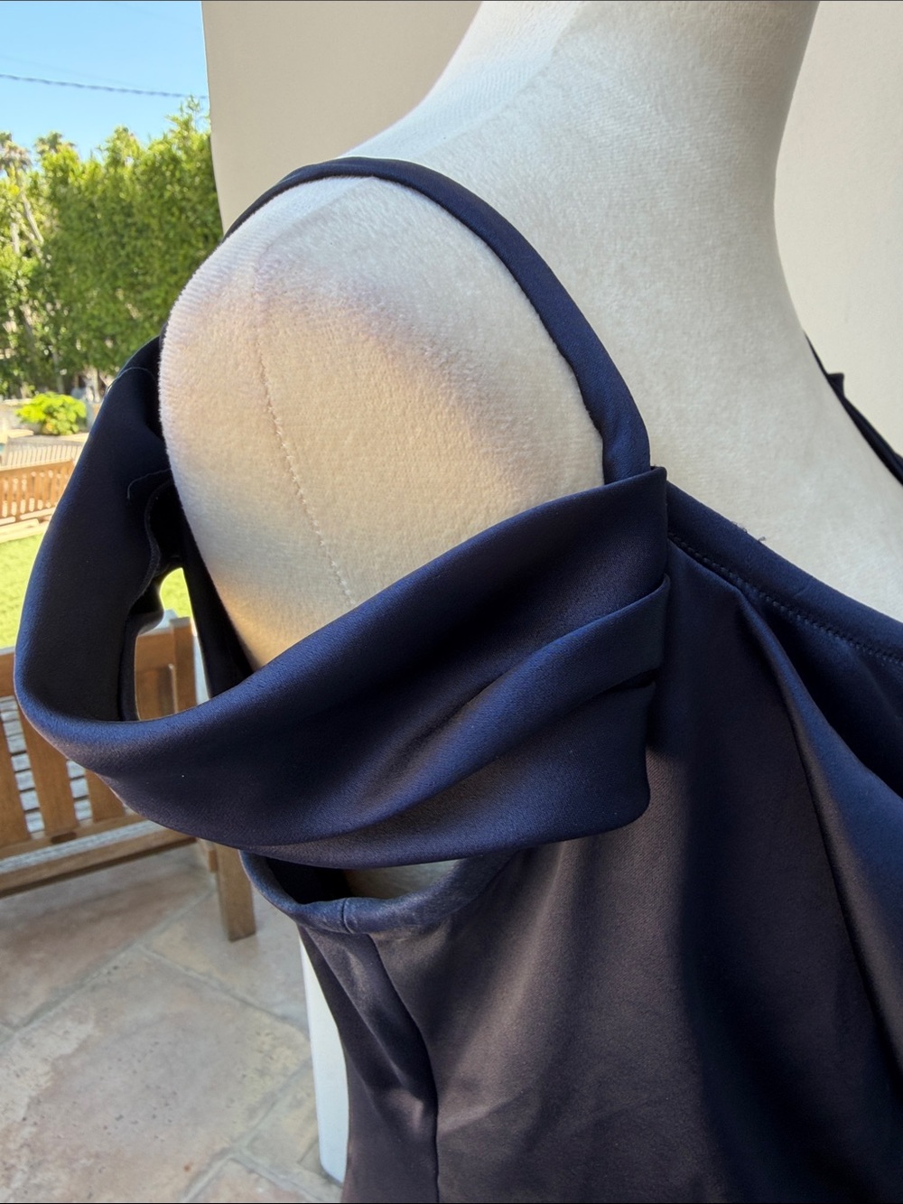 ST JOHN Navy Blue Cold-Shoulder Draped Cross-Over Satin Cocktail Dress Size 10 - Picture 8 of 10